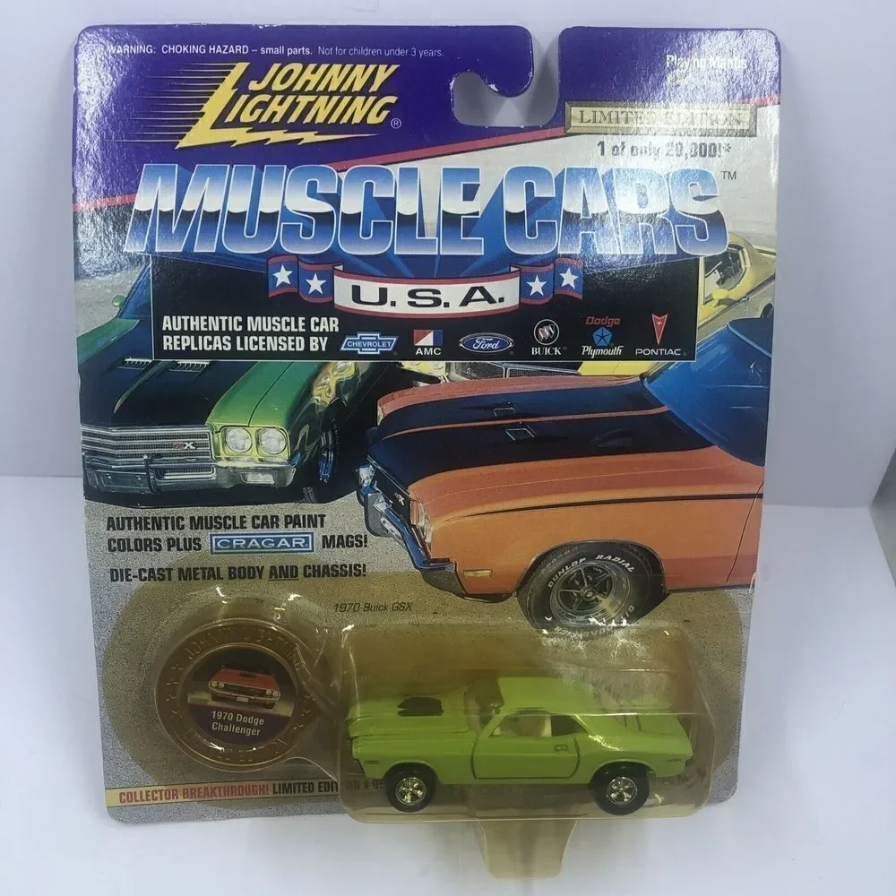 Johnny Lightning Muscle Cars U.S.A  Green 1970 Dodge Challenger. Limited Edition